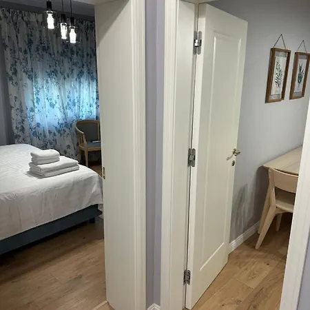 Eja 1 *